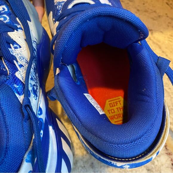 2021 D.O.N. Issue #2 'Kumu Clouds & Dragon'
Adidas US Mens 5 EUC Worn 1x - Picture 11 of 16